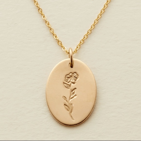 Bohemian Floral Family Minimalist Gold Necklace - Picture 8 of 16